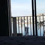 La Voile D' Or Seul Sur Le Port Agde