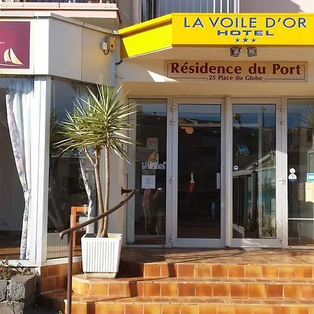 La Voile D' Or Seul Sur Le Port 3*