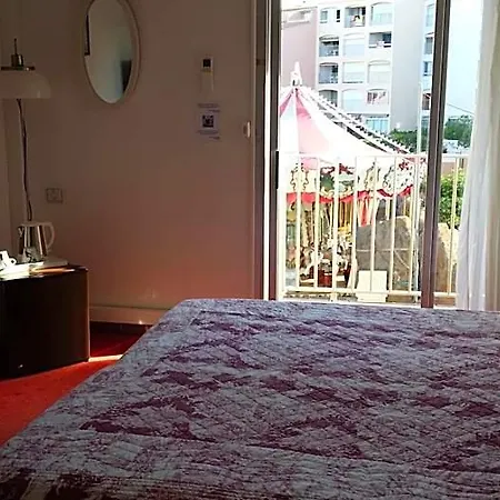La Voile D' Or Seul Sur Le Port Hotel